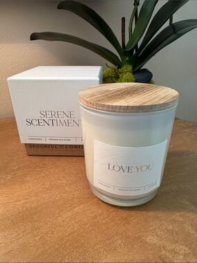 NIB Serene Scentiments “ I Love You” Candle
